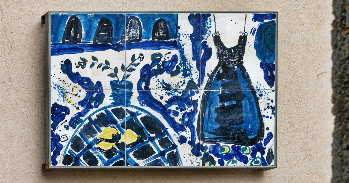 Open-air galleries of artistic ceramic
