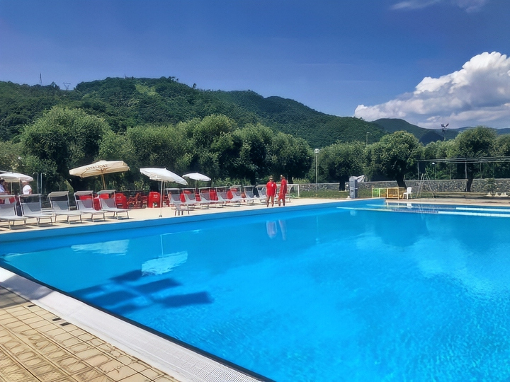 APERTURA PISCINA DI LUCETO 